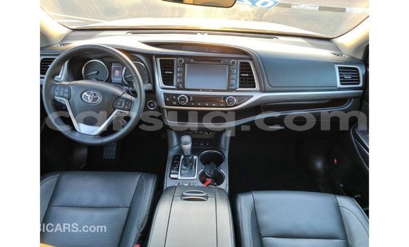 Buy Import Toyota Highlander White Car in Import - Dubai in Barh el Gazel Buy Import Toyota Highlander White Car in Import - Dubai in Barh el Gazel