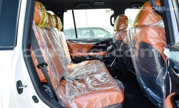 Acheter Import Voiture Lexus LX Blanc à Import - Dubai, Barh el Gazel Acheter Import Voiture Lexus LX Blanc à Import - Dubai, Barh el Gazel