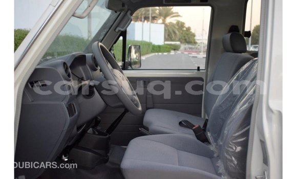 Buy Import Toyota Land Cruiser White Car in Import - Dubai in Barh el Gazel Buy Import Toyota Land Cruiser White Car in Import - Dubai in Barh el Gazel