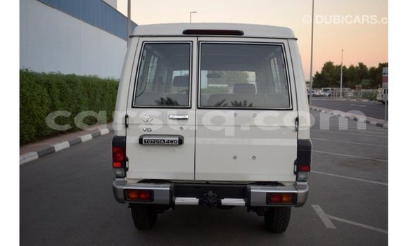 Buy Import Toyota Land Cruiser White Car in Import - Dubai in Barh el Gazel Buy Import Toyota Land Cruiser White Car in Import - Dubai in Barh el Gazel