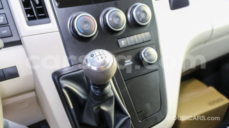 Big with watermark toyota hiace barh el gazel import dubai 1966