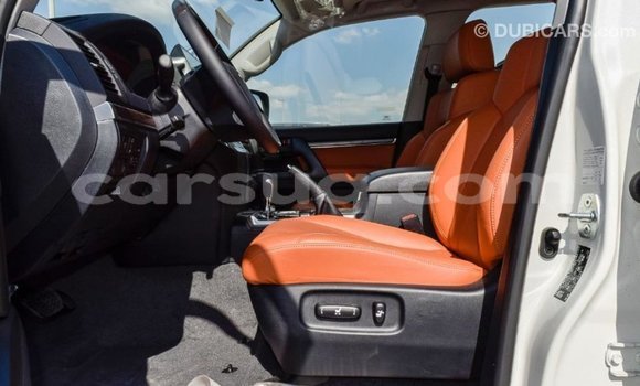 Acheter Import Voiture Toyota Land Cruiser Blanc à Import - Dubai, Barh el Gazel Acheter Import Voiture Toyota Land Cruiser Blanc à Import - Dubai, Barh el Gazel