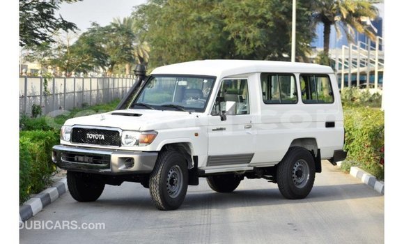 Buy Import Toyota Land Cruiser White Car in Import - Dubai in Barh el Gazel Buy Import Toyota Land Cruiser White Car in Import - Dubai in Barh el Gazel