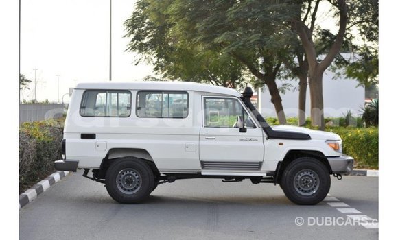 Buy Import Toyota Land Cruiser White Car in Import - Dubai in Barh el Gazel Buy Import Toyota Land Cruiser White Car in Import - Dubai in Barh el Gazel