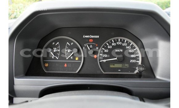 Buy Import Toyota Land Cruiser White Car in Import - Dubai in Barh el Gazel Buy Import Toyota Land Cruiser White Car in Import - Dubai in Barh el Gazel