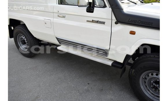 Buy Import Toyota Land Cruiser White Car in Import - Dubai in Barh el Gazel Buy Import Toyota Land Cruiser White Car in Import - Dubai in Barh el Gazel