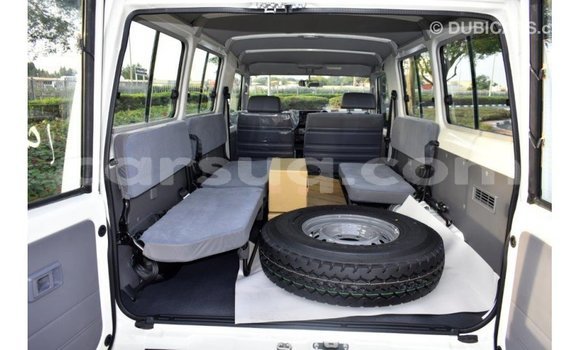 Buy Import Toyota Land Cruiser White Car in Import - Dubai in Barh el Gazel Buy Import Toyota Land Cruiser White Car in Import - Dubai in Barh el Gazel