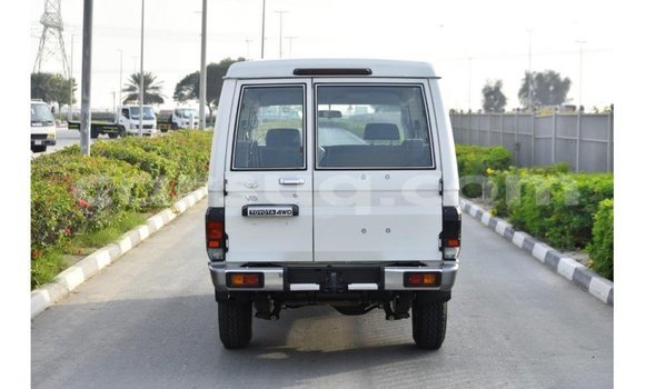 Buy Import Toyota Land Cruiser White Car in Import - Dubai in Barh el Gazel Buy Import Toyota Land Cruiser White Car in Import - Dubai in Barh el Gazel