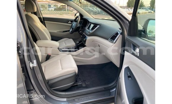 Buy Import Hyundai Tucson White Car in Import - Dubai in Barh el Gazel Buy Import Hyundai Tucson White Car in Import - Dubai in Barh el Gazel