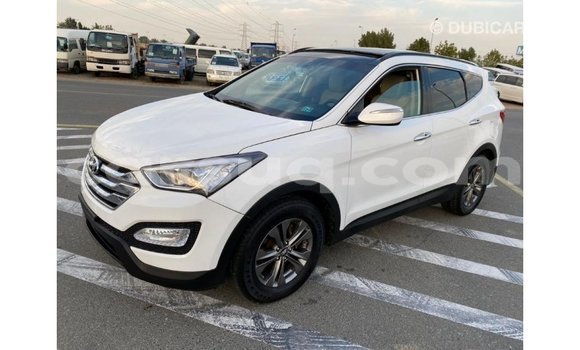 Acheter Import Voiture Hyundai Santa Fe Blanc à Import - Dubai, Barh el Gazel Acheter Import Voiture Hyundai Santa Fe Blanc à Import - Dubai, Barh el Gazel