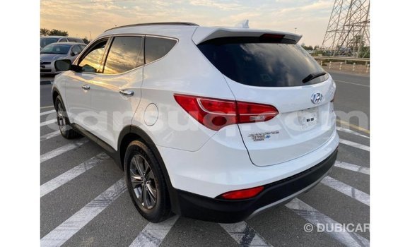 Acheter Import Voiture Hyundai Santa Fe Blanc à Import - Dubai, Barh el Gazel Acheter Import Voiture Hyundai Santa Fe Blanc à Import - Dubai, Barh el Gazel