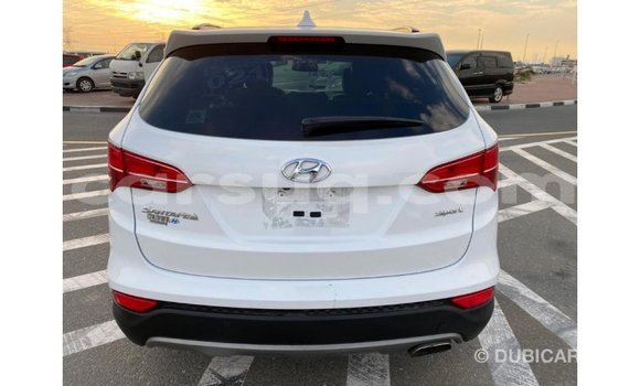 Acheter Import Voiture Hyundai Santa Fe Blanc à Import - Dubai, Barh el Gazel Acheter Import Voiture Hyundai Santa Fe Blanc à Import - Dubai, Barh el Gazel