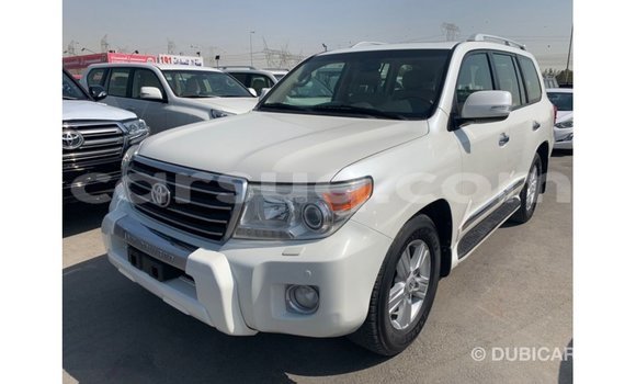 Acheter Import Voiture Toyota Land Cruiser Blanc à Import - Dubai, Barh el Gazel Acheter Import Voiture Toyota Land Cruiser Blanc à Import - Dubai, Barh el Gazel