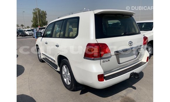 Acheter Import Voiture Toyota Land Cruiser Blanc à Import - Dubai, Barh el Gazel Acheter Import Voiture Toyota Land Cruiser Blanc à Import - Dubai, Barh el Gazel