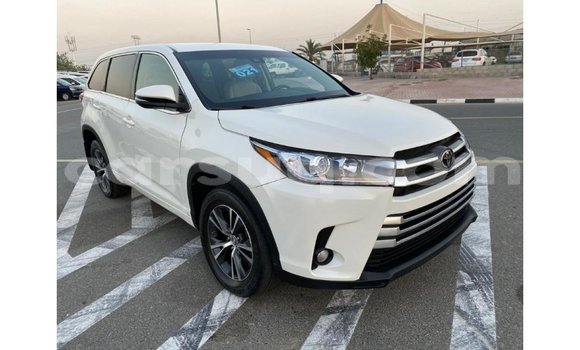 Acheter Import Voiture Toyota Highlander Blanc à Import - Dubai, Barh el Gazel Acheter Import Voiture Toyota Highlander Blanc à Import - Dubai, Barh el Gazel