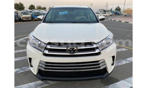 Acheter Import Voiture Toyota Highlander Blanc à Import - Dubai, Barh el Gazel Acheter Import Voiture Toyota Highlander Blanc à Import - Dubai, Barh el Gazel