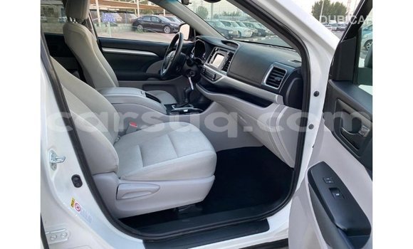 Acheter Import Voiture Toyota Highlander Blanc à Import - Dubai, Barh el Gazel Acheter Import Voiture Toyota Highlander Blanc à Import - Dubai, Barh el Gazel