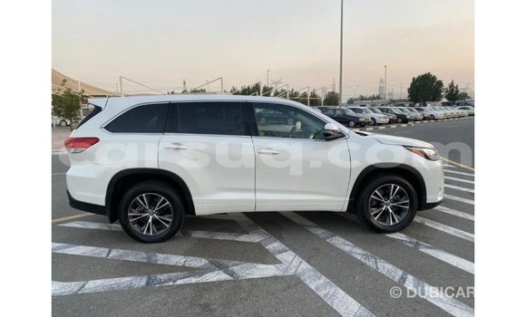 Acheter Import Voiture Toyota Highlander Blanc à Import - Dubai, Barh el Gazel Acheter Import Voiture Toyota Highlander Blanc à Import - Dubai, Barh el Gazel