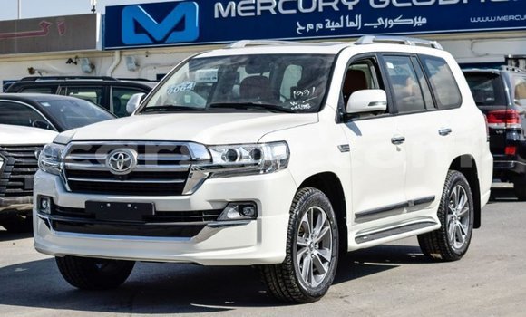 Buy Import Toyota Land Cruiser White Car in Import - Dubai in Barh el Gazel Buy Import Toyota Land Cruiser White Car in Import - Dubai in Barh el Gazel