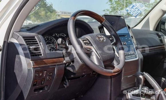 Buy Import Toyota Land Cruiser White Car in Import - Dubai in Barh el Gazel Buy Import Toyota Land Cruiser White Car in Import - Dubai in Barh el Gazel