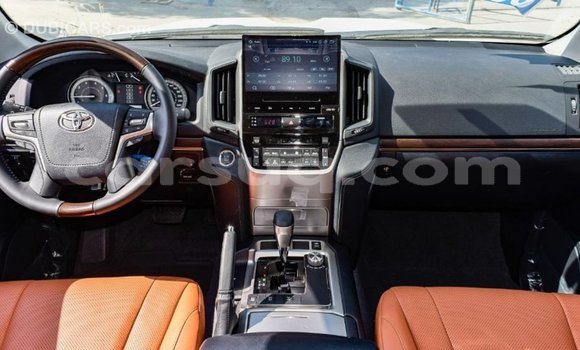 Buy Import Toyota Land Cruiser White Car in Import - Dubai in Barh el Gazel Buy Import Toyota Land Cruiser White Car in Import - Dubai in Barh el Gazel