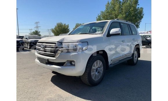 Buy Import Toyota Land Cruiser White Car in Import - Dubai in Barh el Gazel Buy Import Toyota Land Cruiser White Car in Import - Dubai in Barh el Gazel