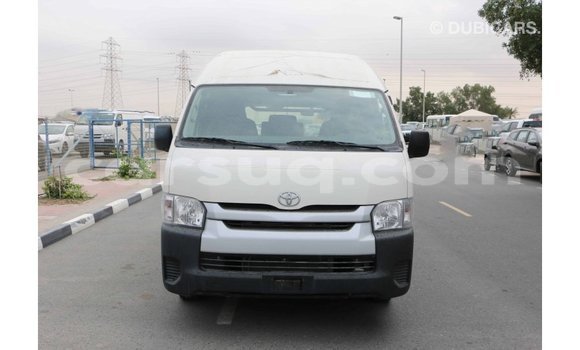 Acheter Import Voiture Toyota Hiace Blanc à Import - Dubai, Barh el Gazel Acheter Import Voiture Toyota Hiace Blanc à Import - Dubai, Barh el Gazel