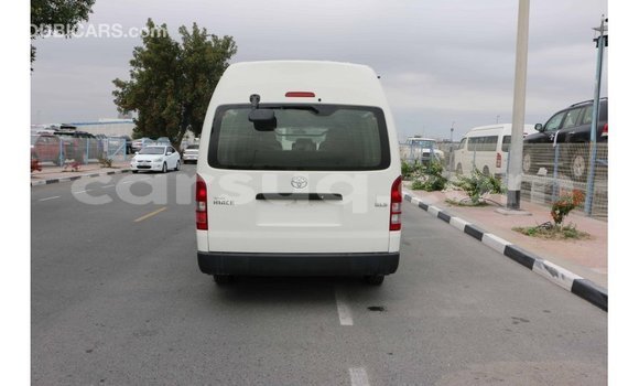 Acheter Import Voiture Toyota Hiace Blanc à Import - Dubai, Barh el Gazel Acheter Import Voiture Toyota Hiace Blanc à Import - Dubai, Barh el Gazel