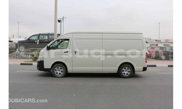 Acheter Import Voiture Toyota Hiace Blanc à Import - Dubai, Barh el Gazel Acheter Import Voiture Toyota Hiace Blanc à Import - Dubai, Barh el Gazel