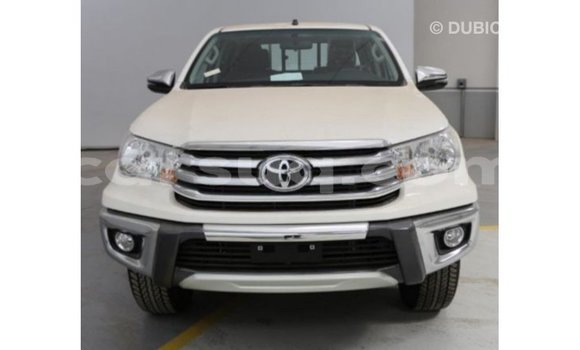Acheter Import Voiture Toyota Hilux Blanc à Import - Dubai, Barh el Gazel Acheter Import Voiture Toyota Hilux Blanc à Import - Dubai, Barh el Gazel