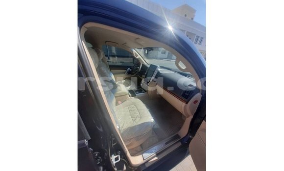 Acheter Import Voiture Toyota Land Cruiser Noir à Import - Dubai, Barh el Gazel Acheter Import Voiture Toyota Land Cruiser Noir à Import - Dubai, Barh el Gazel