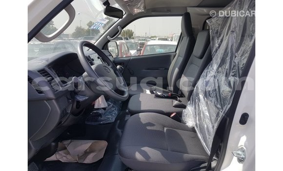 Acheter Import Voiture Toyota Hiace Blanc à Import - Dubai, Barh el Gazel Acheter Import Voiture Toyota Hiace Blanc à Import - Dubai, Barh el Gazel