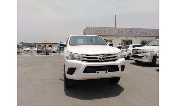 Acheter Import Voiture Toyota Hilux Blanc à Import - Dubai, Barh el Gazel Acheter Import Voiture Toyota Hilux Blanc à Import - Dubai, Barh el Gazel