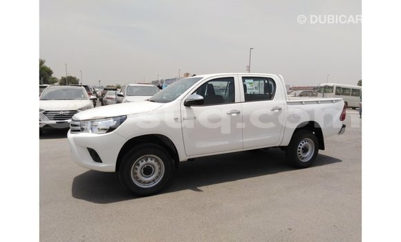 Acheter Import Voiture Toyota Hilux Blanc à Import - Dubai, Barh el Gazel Acheter Import Voiture Toyota Hilux Blanc à Import - Dubai, Barh el Gazel
