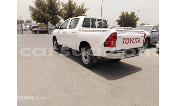 Acheter Import Voiture Toyota Hilux Blanc à Import - Dubai, Barh el Gazel Acheter Import Voiture Toyota Hilux Blanc à Import - Dubai, Barh el Gazel