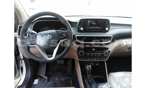 Acheter Import Voiture Hyundai Tucson Blanc à Import - Dubai, Barh el Gazel Acheter Import Voiture Hyundai Tucson Blanc à Import - Dubai, Barh el Gazel