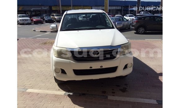 Buy Import Toyota Hilux White Car in Import - Dubai in Barh el Gazel Buy Import Toyota Hilux White Car in Import - Dubai in Barh el Gazel