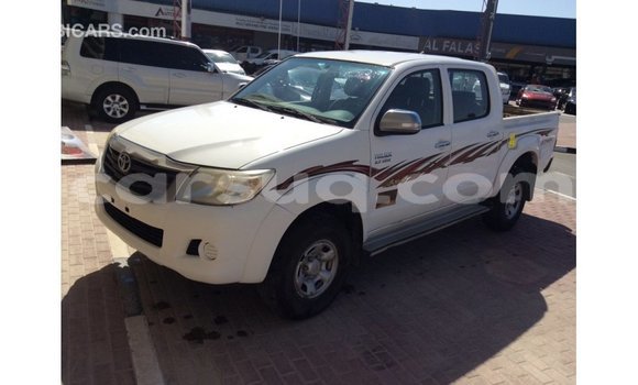 Buy Import Toyota Hilux White Car in Import - Dubai in Barh el Gazel Buy Import Toyota Hilux White Car in Import - Dubai in Barh el Gazel