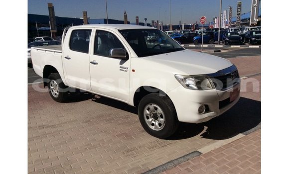 Buy Import Toyota Hilux White Car in Import - Dubai in Barh el Gazel Buy Import Toyota Hilux White Car in Import - Dubai in Barh el Gazel