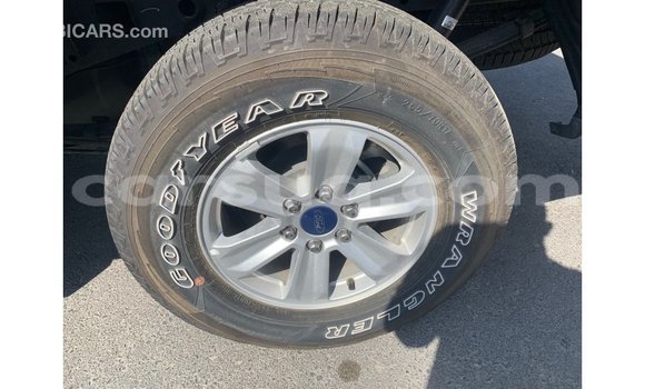 Acheter Import Voiture Ford Club Wagon Noir à Import - Dubai, Barh el Gazel Acheter Import Voiture Ford Club Wagon Noir à Import - Dubai, Barh el Gazel