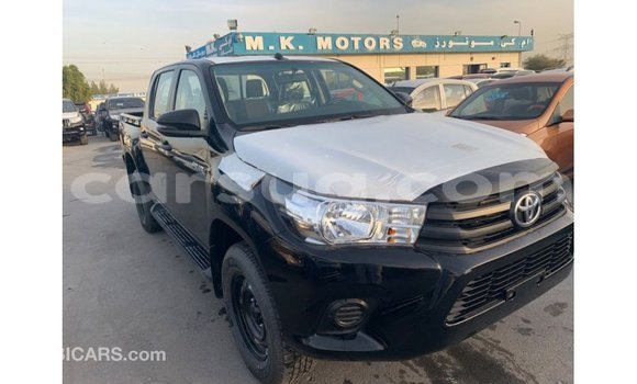Acheter Import Voiture Toyota Hilux Noir à Import - Dubai, Barh el Gazel Acheter Import Voiture Toyota Hilux Noir à Import - Dubai, Barh el Gazel