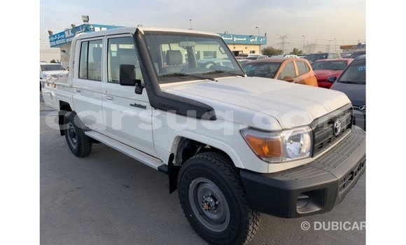 Acheter Import Voiture Toyota Land Cruiser Blanc à Import - Dubai, Barh el Gazel Acheter Import Voiture Toyota Land Cruiser Blanc à Import - Dubai, Barh el Gazel