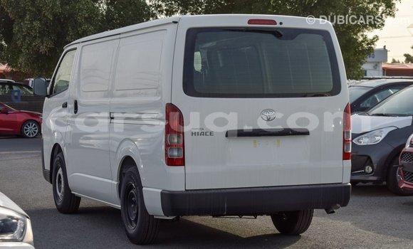 Acheter Import Voiture Toyota Hiace Blanc à Import - Dubai, Barh el Gazel Acheter Import Voiture Toyota Hiace Blanc à Import - Dubai, Barh el Gazel