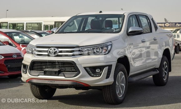 Acheter Import Voiture Toyota Hilux Blanc à Import - Dubai, Barh el Gazel Acheter Import Voiture Toyota Hilux Blanc à Import - Dubai, Barh el Gazel
