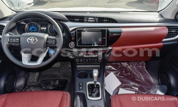 Acheter Import Voiture Toyota Hilux Blanc à Import - Dubai, Barh el Gazel Acheter Import Voiture Toyota Hilux Blanc à Import - Dubai, Barh el Gazel