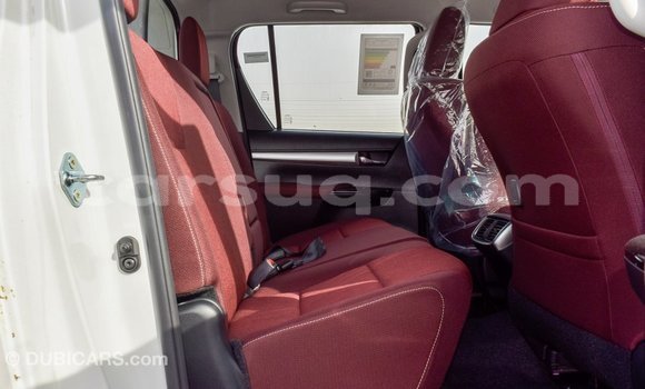 Acheter Import Voiture Toyota Hilux Blanc à Import - Dubai, Barh el Gazel Acheter Import Voiture Toyota Hilux Blanc à Import - Dubai, Barh el Gazel