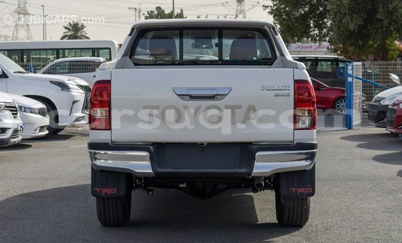 Acheter Import Voiture Toyota Hilux Blanc à Import - Dubai, Barh el Gazel Acheter Import Voiture Toyota Hilux Blanc à Import - Dubai, Barh el Gazel