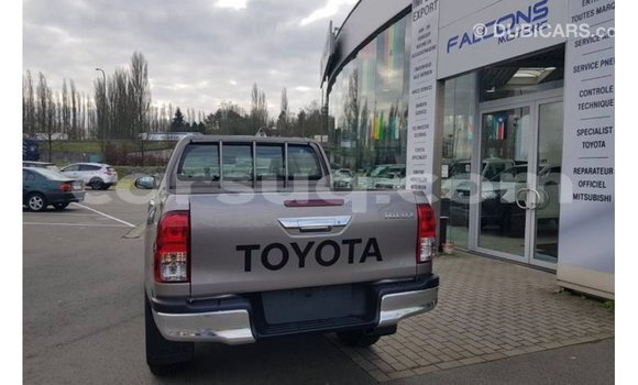 Buy Import Toyota Hilux Brown Car in Import - Dubai in Barh el Gazel Buy Import Toyota Hilux Brown Car in Import - Dubai in Barh el Gazel