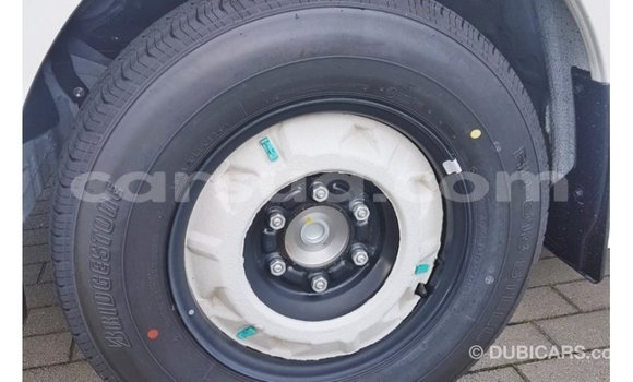 Acheter Import Voiture Toyota Hiace Blanc à Import - Dubai, Barh el Gazel Acheter Import Voiture Toyota Hiace Blanc à Import - Dubai, Barh el Gazel