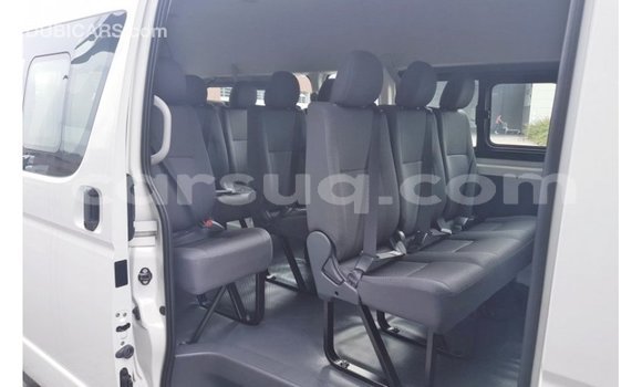 Acheter Import Voiture Toyota Hiace Blanc à Import - Dubai, Barh el Gazel Acheter Import Voiture Toyota Hiace Blanc à Import - Dubai, Barh el Gazel